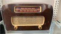 1940's Philco Wood Table Top Radio