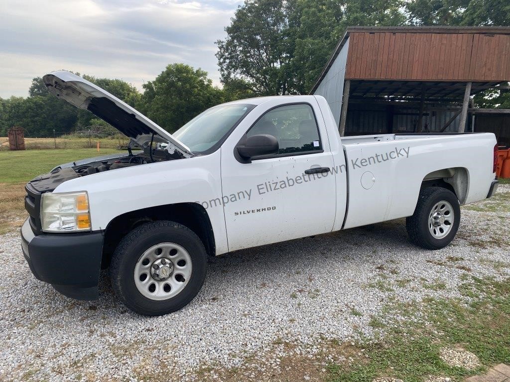 2011 Chevy Silverado 2dr pickup truck. 136006