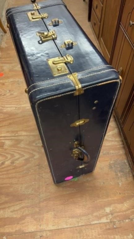 VINTAGE CHENEY OF ENGLAND NAVY BLUE TRAVEL TRUNK