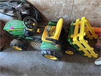 John Deere Childs Lawn Mower w/Wagon (UNTESTED)