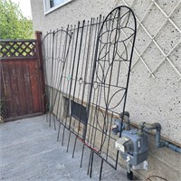 O413 Six tall metal trellises