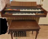 KIMBALL Organ - powers on - plays quietly (bench i