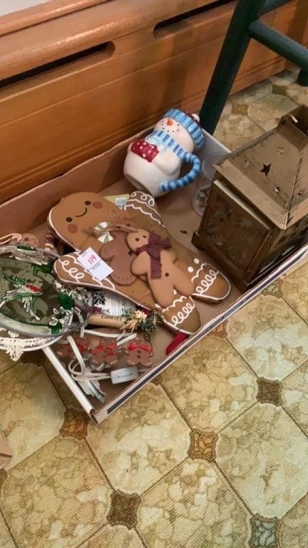 Variety lot of Christmas items