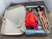 Vintage Barbie case w/ Barbie’s