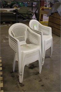 (14) Plastic Chairs
