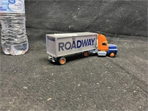 DIE CAST 1/64 SCALE ROADWAY DELIVERY TRUCK