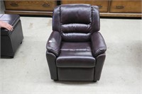 CHILDS LEATHER RECLYNING CHAIR