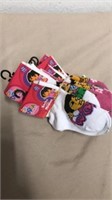 8 pairs of Dora socks NEW