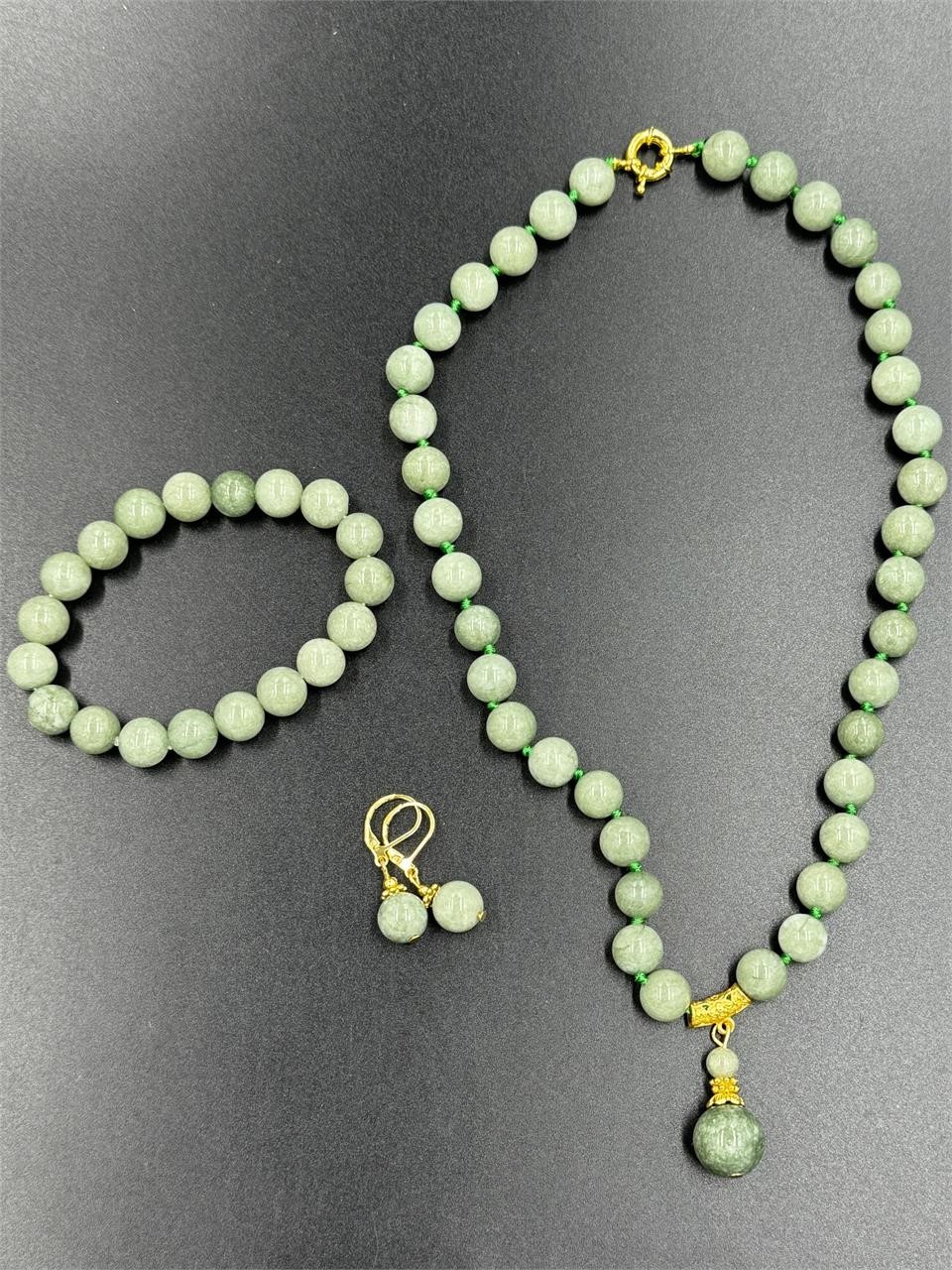 Green Jade Gemstone Earring-Bracelet-Necklace Set