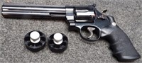 Smith & Wesson 29 Classic .44 MAG Revolver