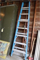 8' Keller Fiberglass Step Ladder & Level