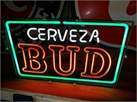 Cerveza Bud neon beer sign