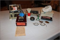 Vintage Items incl Hair Clippers, Spectacles