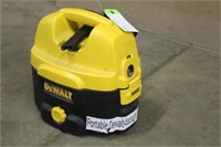Dewalt 2 Gal Vacuum, Works Per Seller