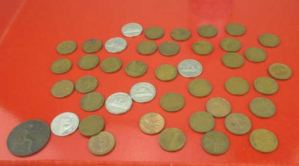 36 Canada & USA 1 Cent Coins, 6 Nickels &