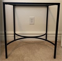 V - ACCENT TABLE W/ GLASS TOP (B4)