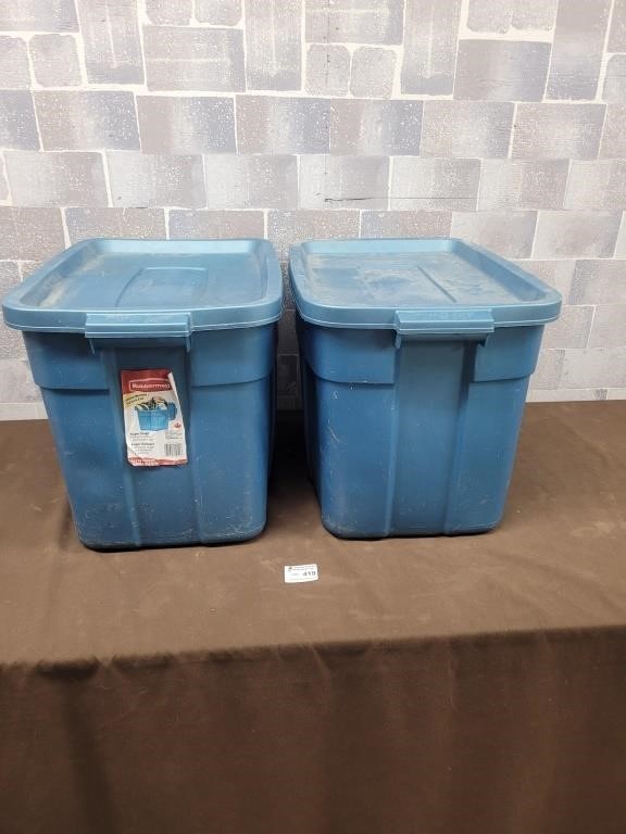 2 Plastic bins with lids