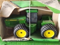 JD 8760 4WD Collector Tractor
