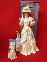 Avon 1993 Mrs. Albee Award Figurine