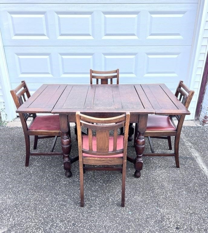 Oak Table and (4) Chairs