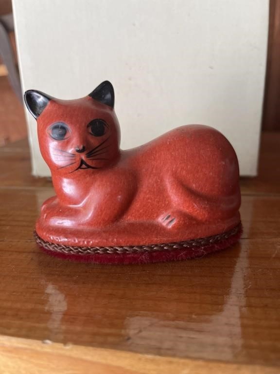Vintage Cat pottery figure lint brush