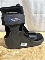 United Ortho fracture boot sz med