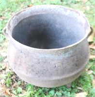 Cast Iron Pot - 12.5" x 15.5"