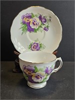 Royal Vale Pansies teacup and saucer