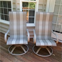 2 Patio Swivel Chairs