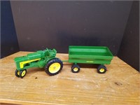 B12- JOHN DEERE TRACTOR AND WAGON