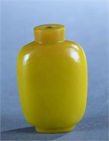 Chinese Peking Glass snuff bottle.