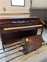 CABLE NELSON PIANO W/ BENCH