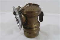 Vintage Auto-Lite Universal Lamp Co. 4"H