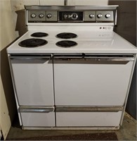 Hotpoint Electric Stove - working