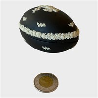 Vintage Wedgwood Decorated Egg
