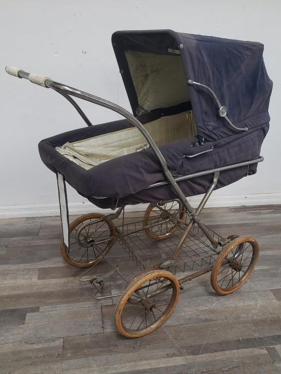 Hedstrom baby carriage/stroller