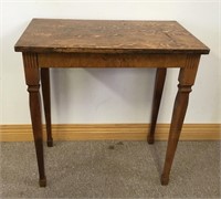 COUNTRY ACCENT TABLE