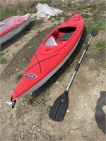 10ft Pelican kayak c/w oar