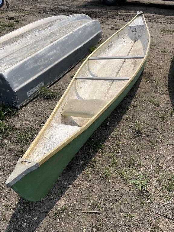 15ft fiberglass canoe - some repairs