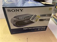 SONY CFD-SO1 BOOMBOX LIKE NEW IN OPEN BOX