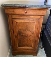 320 - VINTAGE SIDE TABLE / CABINET 32X20"