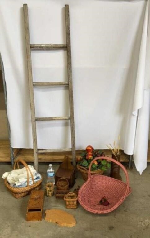 Home Decor: Rustic Barn wood Ladder, Baskets Table
