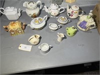 LARGE LOT OF TEAPOTS AND PITCHERS