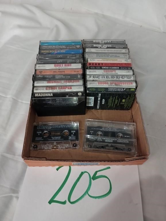 CASSETTE TAPES VAR ARTISTS