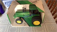 John Deere MFWD tractor, 1/16 scale, in box