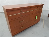 6 Drawer dresser; approx. 50" W x 32" H x 18" D