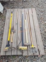 8pc lot of assorted yard tools