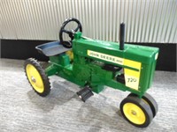 John Deere 720