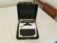 Old Typewritier