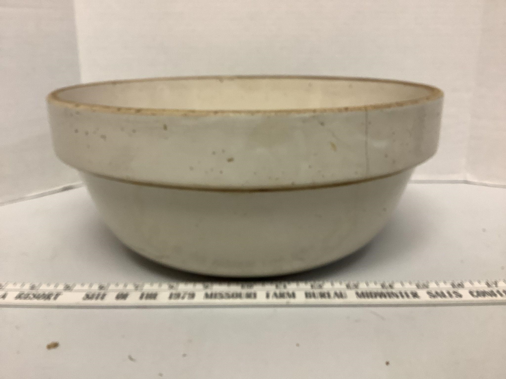 Stoneware mixing bowl  crack